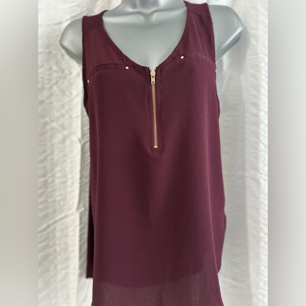 Women's Sleeveless Burgundy Top